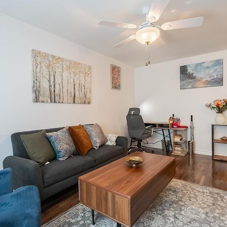 Comfortable Spacious House With Parking Brossard Buitenkant foto