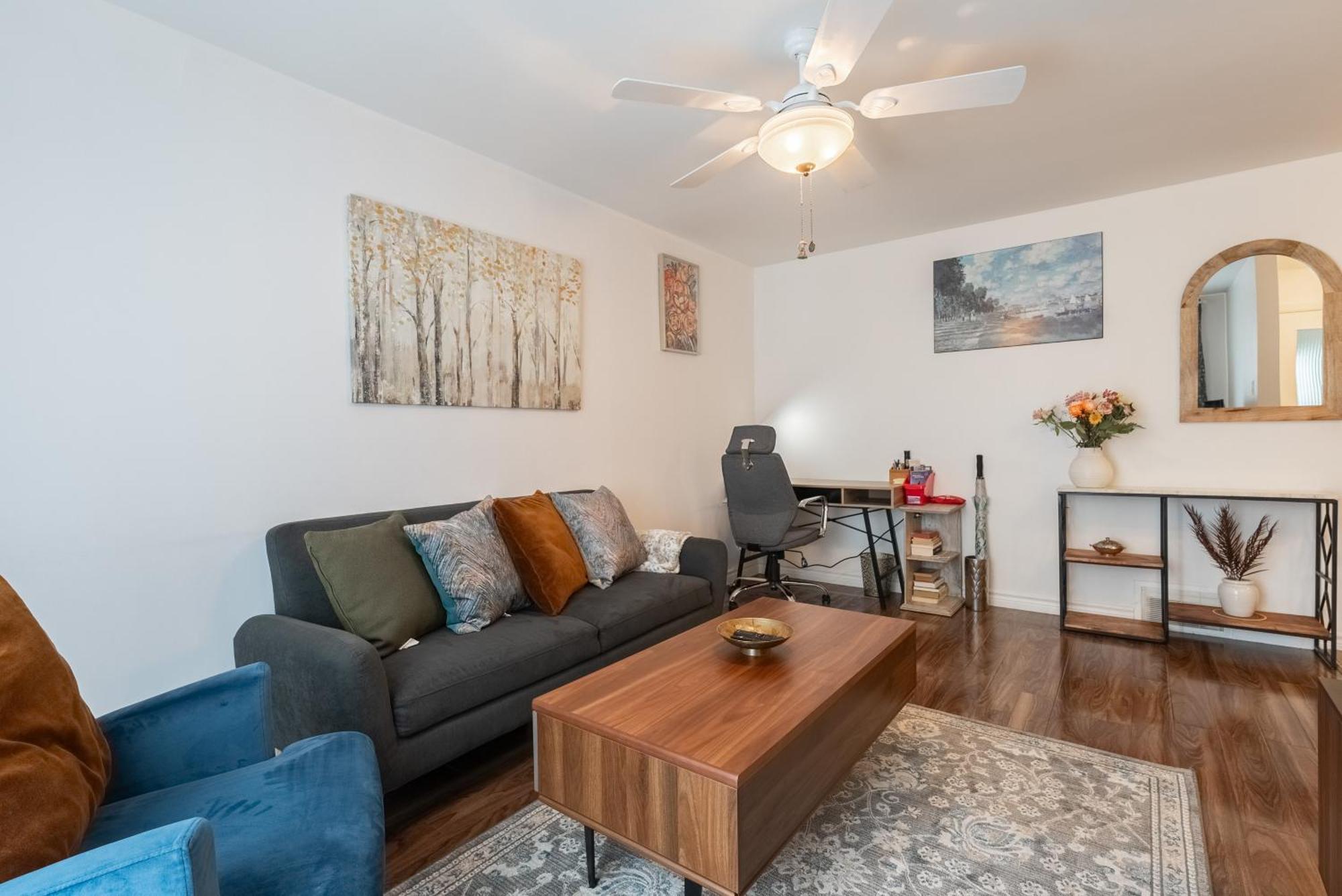 Comfortable Spacious House With Parking Brossard Buitenkant foto