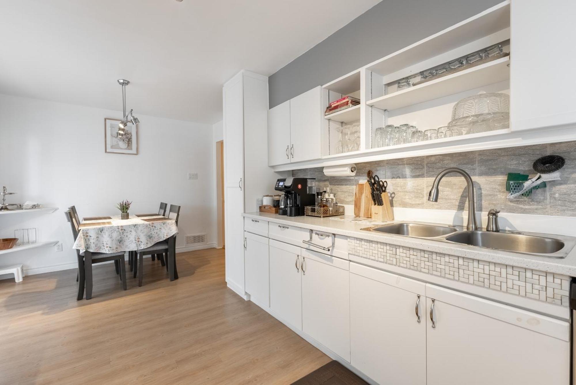 Comfortable Spacious House With Parking Brossard Buitenkant foto