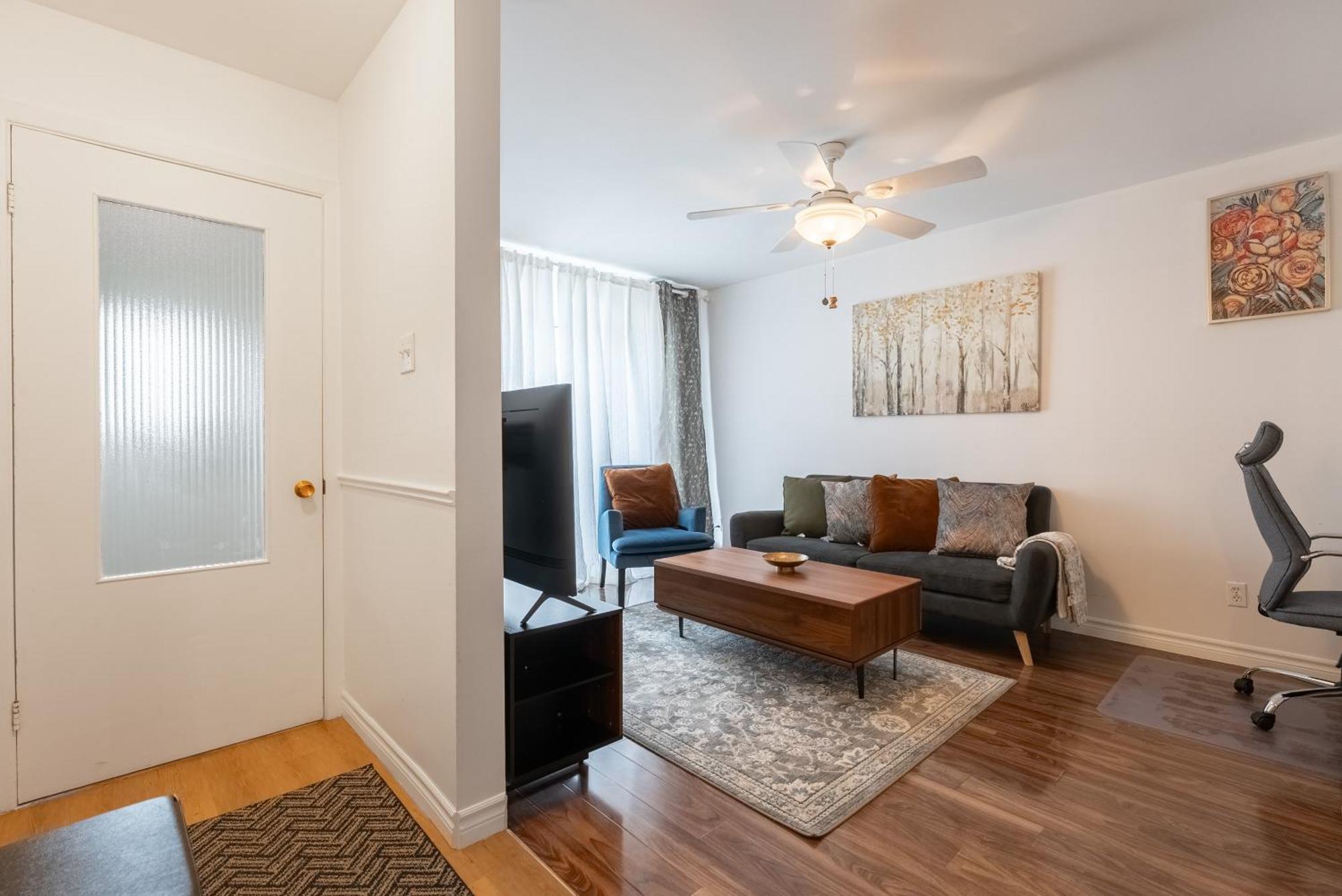 Comfortable Spacious House With Parking Brossard Buitenkant foto