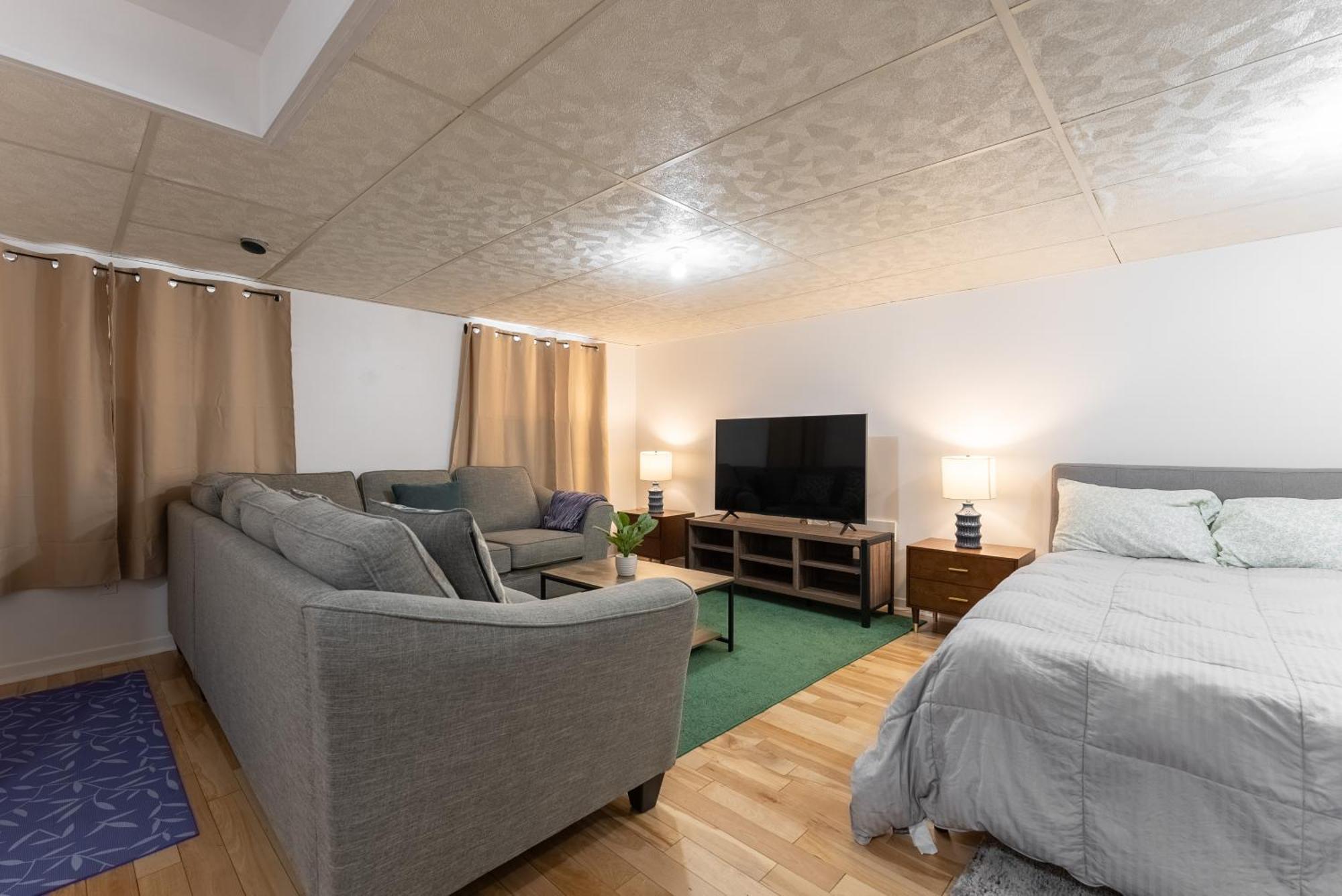 Comfortable Spacious House With Parking Brossard Buitenkant foto