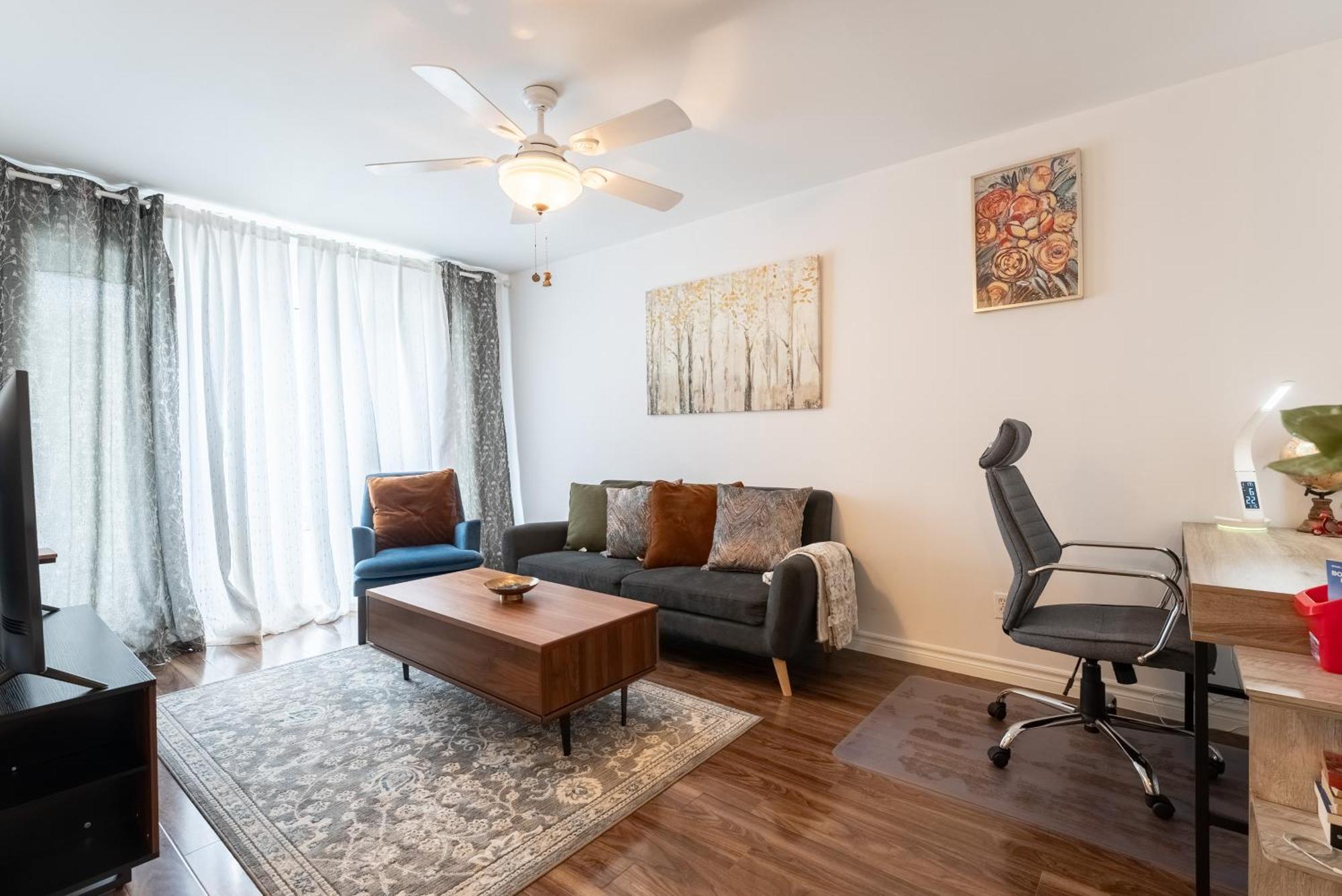 Comfortable Spacious House With Parking Brossard Buitenkant foto