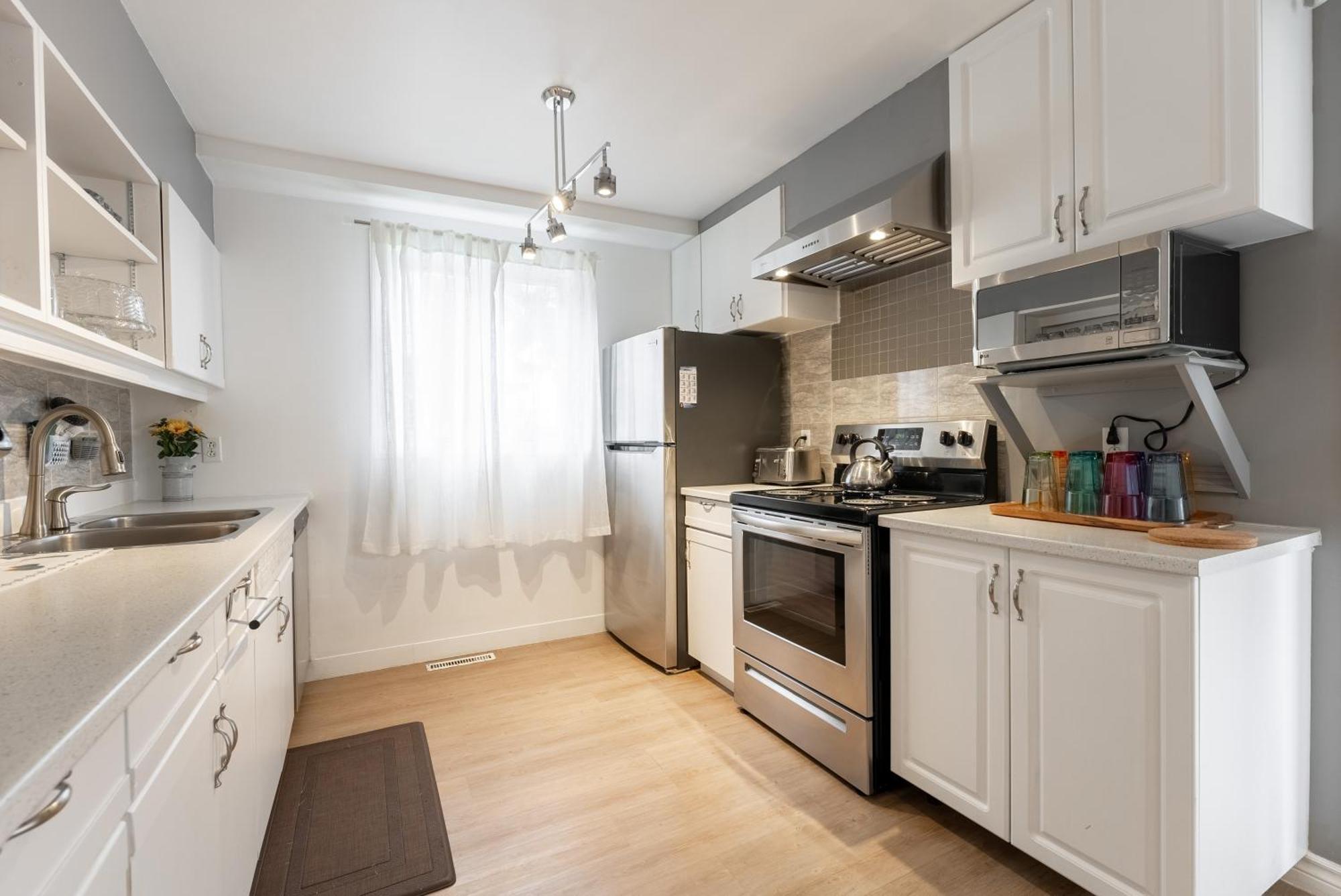 Comfortable Spacious House With Parking Brossard Buitenkant foto