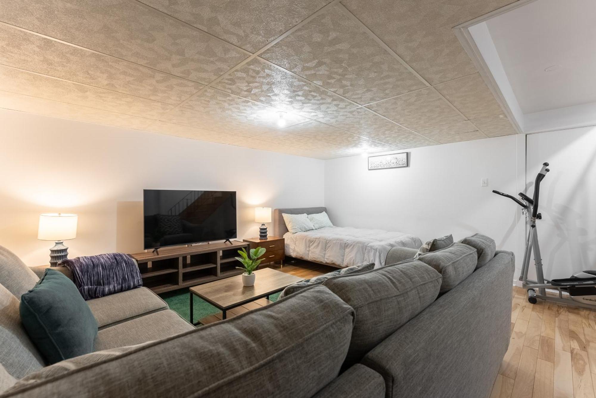 Comfortable Spacious House With Parking Brossard Buitenkant foto