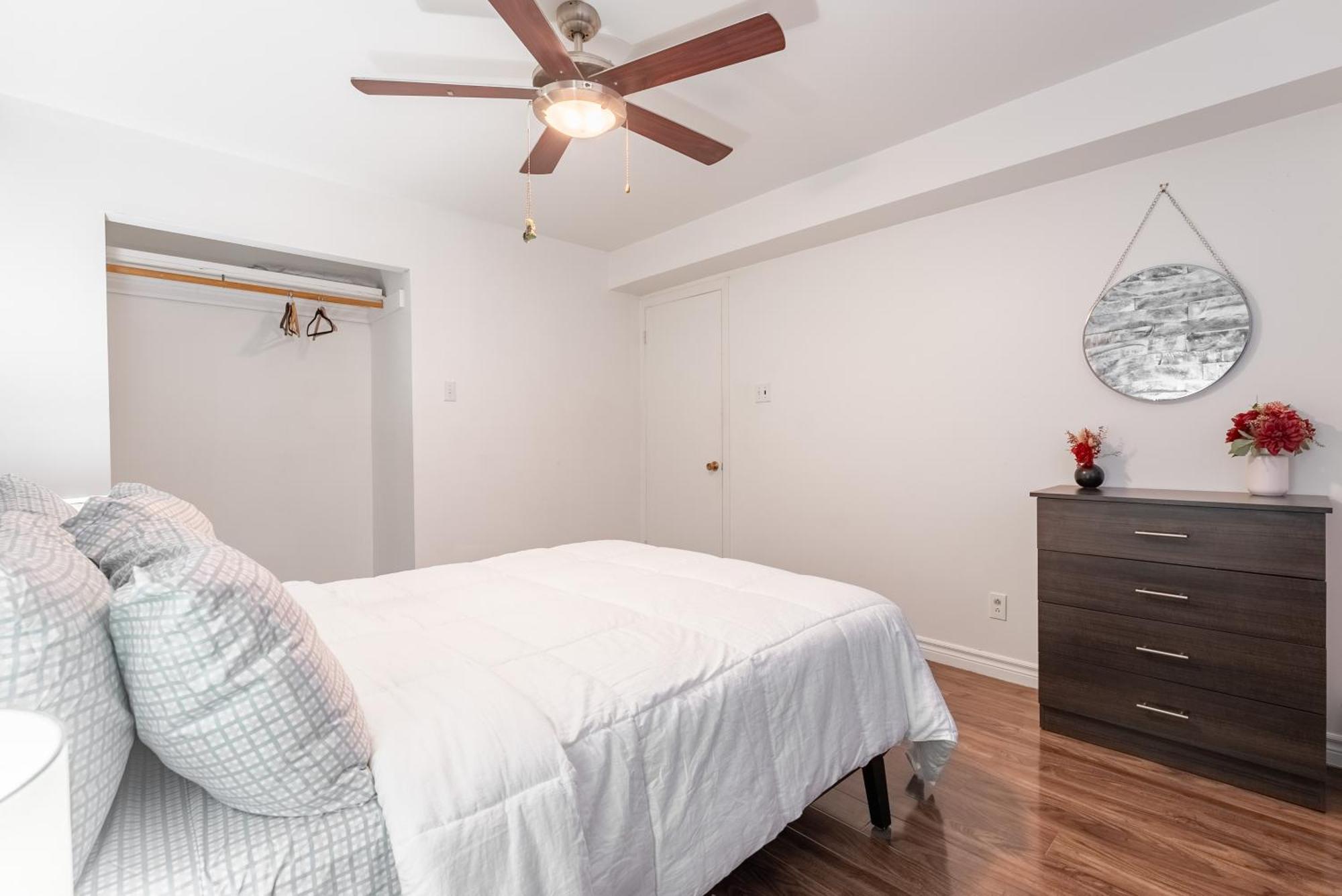 Comfortable Spacious House With Parking Brossard Buitenkant foto