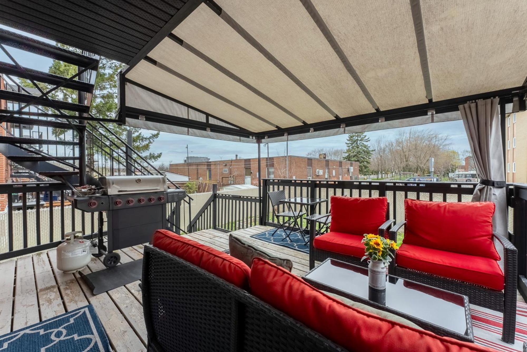 Comfortable Spacious House With Parking Brossard Buitenkant foto